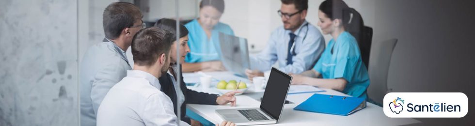 Bienvenue sur Santélien <br />Votre allié numérique pour la coordination des soins<br /> Image représentant des professionnels de santé travaillant ensemble autour d'une table